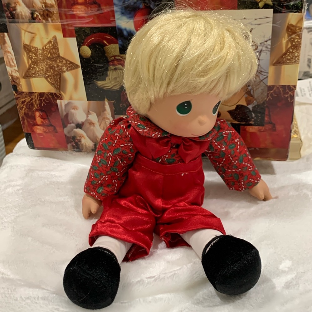 Precious moments Christmas vintage doll (unisex)